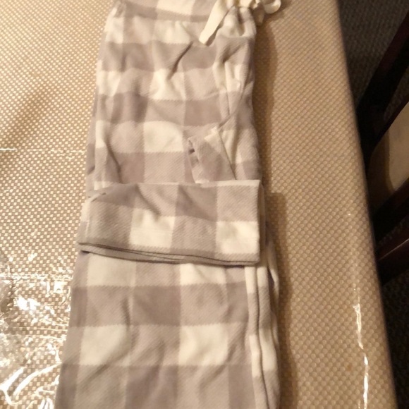 NWT OLD Navy Fleece pajama pants  size medium - Picture 1 of 3
